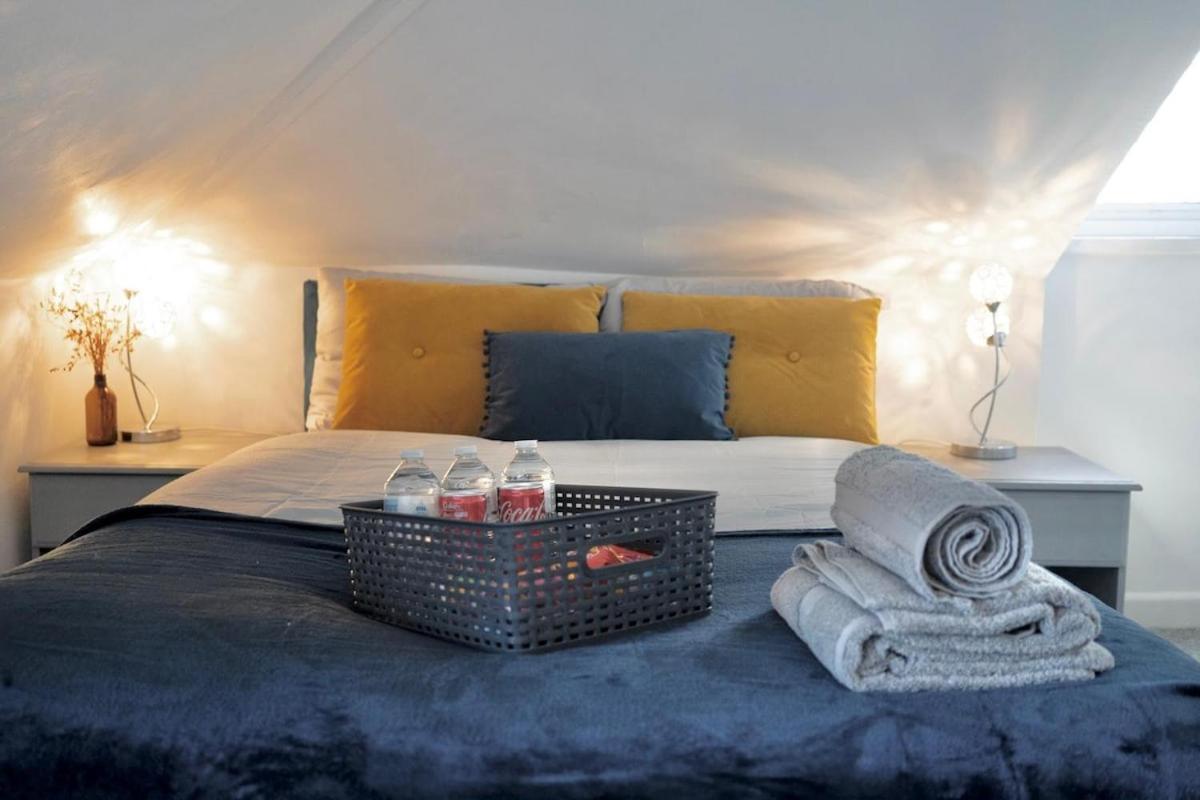 Modern Cozy 2-bedroom Family Friendly *